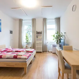 Apartment Smile Schoenbrunn, Wien