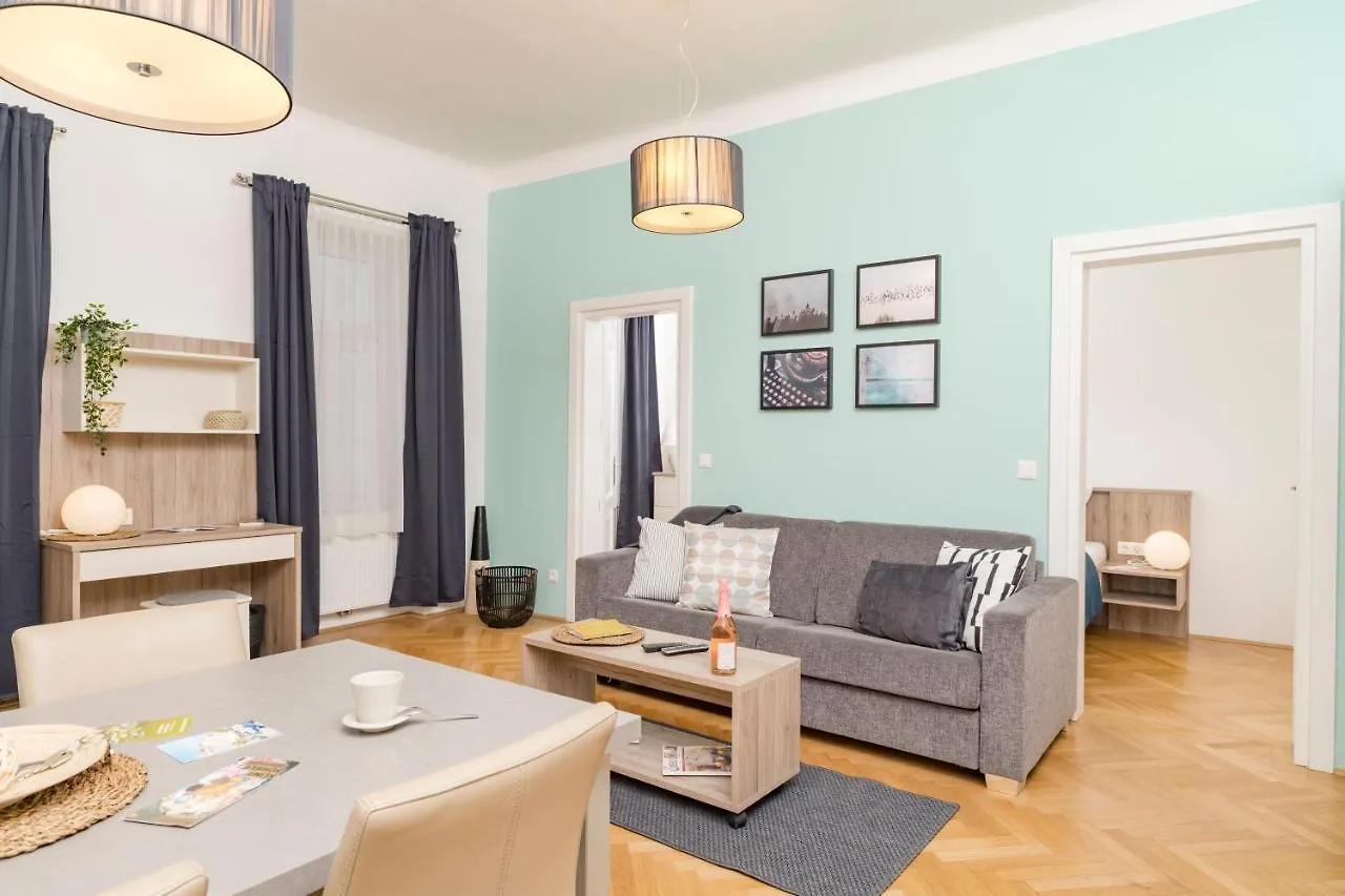 Apartment Kaiser Loft by ichbucheAT Wien