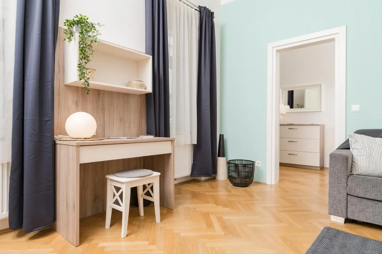Apartment Kaiser Loft by ichbucheAT Wien