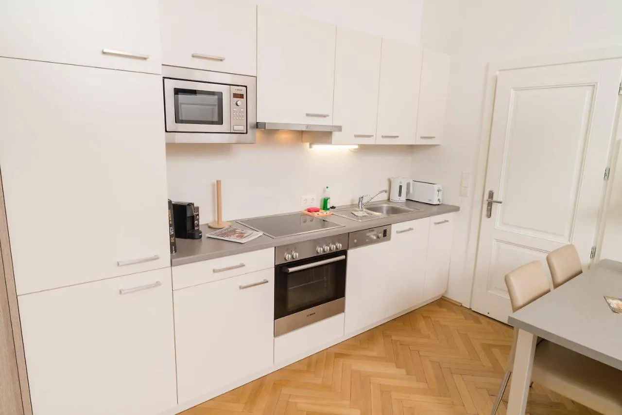 Apartment Kaiser Loft by ichbucheAT Wien