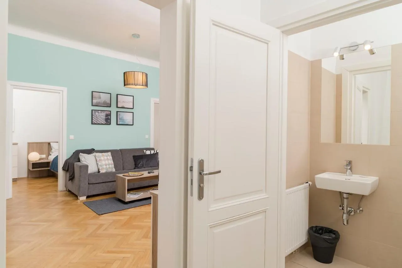 Kaiser Loft by ichbucheAT Wien Apartment