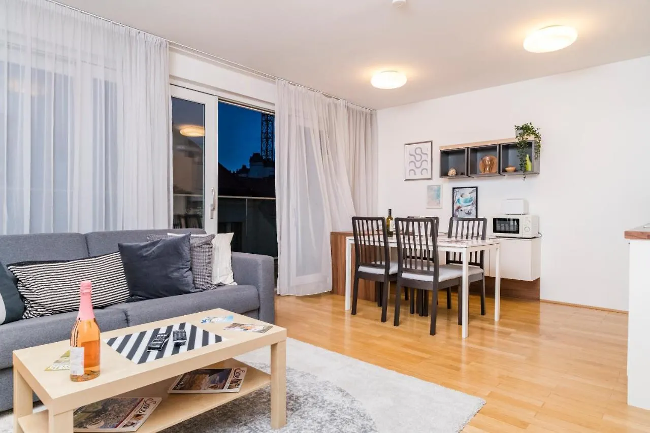 Apartment Kaiser Loft by ichbucheAT Wien