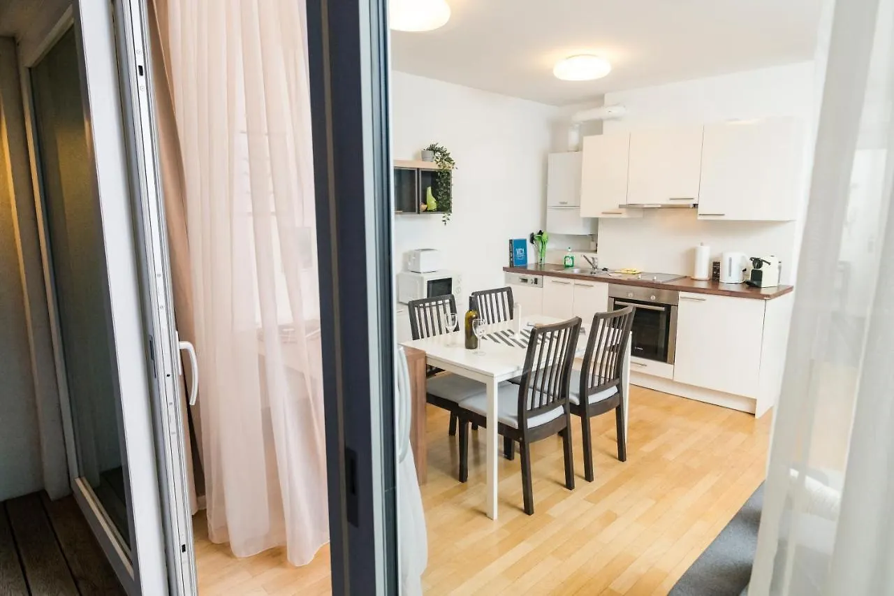 Apartment Kaiser Loft by ichbucheAT Wien