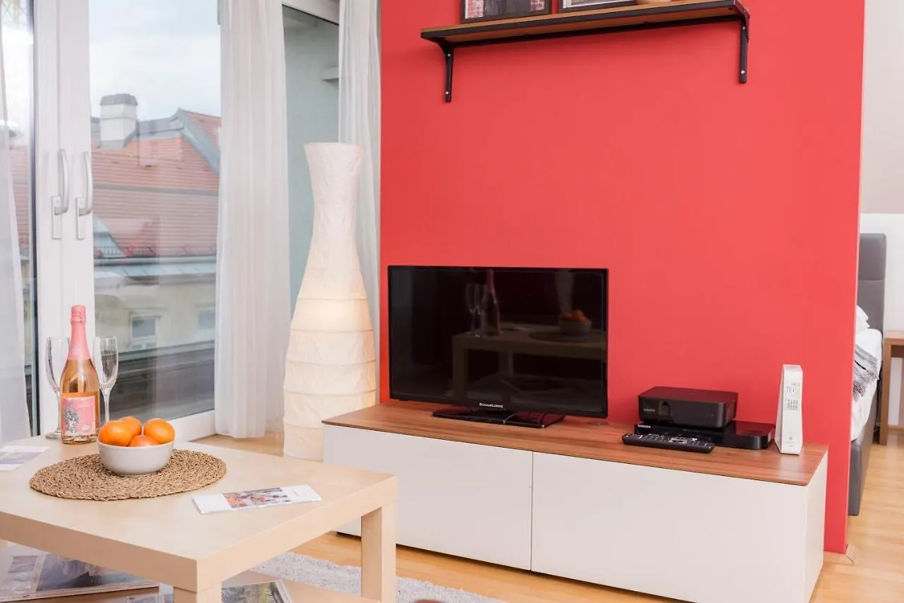 Kaiser Loft by ichbucheAT Wien