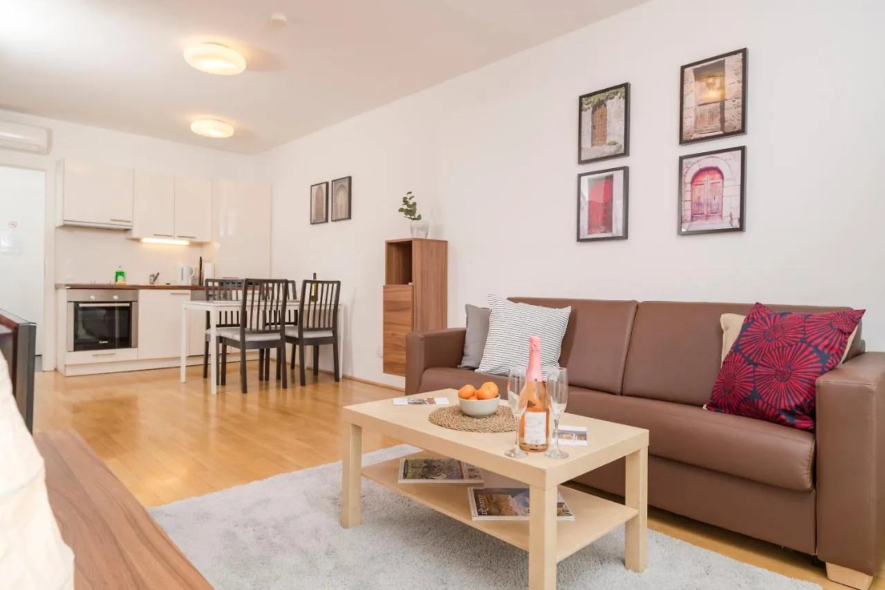 Kaiser Loft by ichbucheAT Wien Österreich
