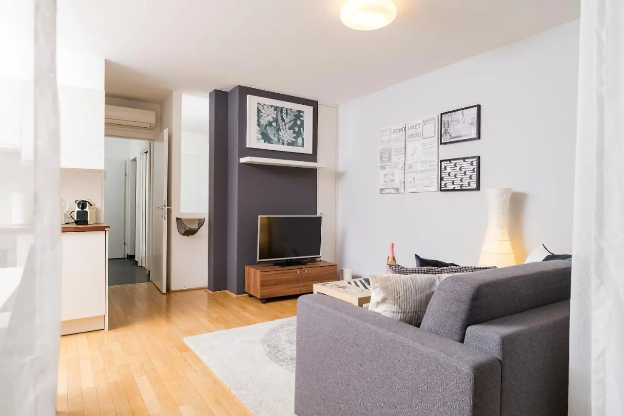 Apartment Kaiser Loft by ichbucheAT Wien