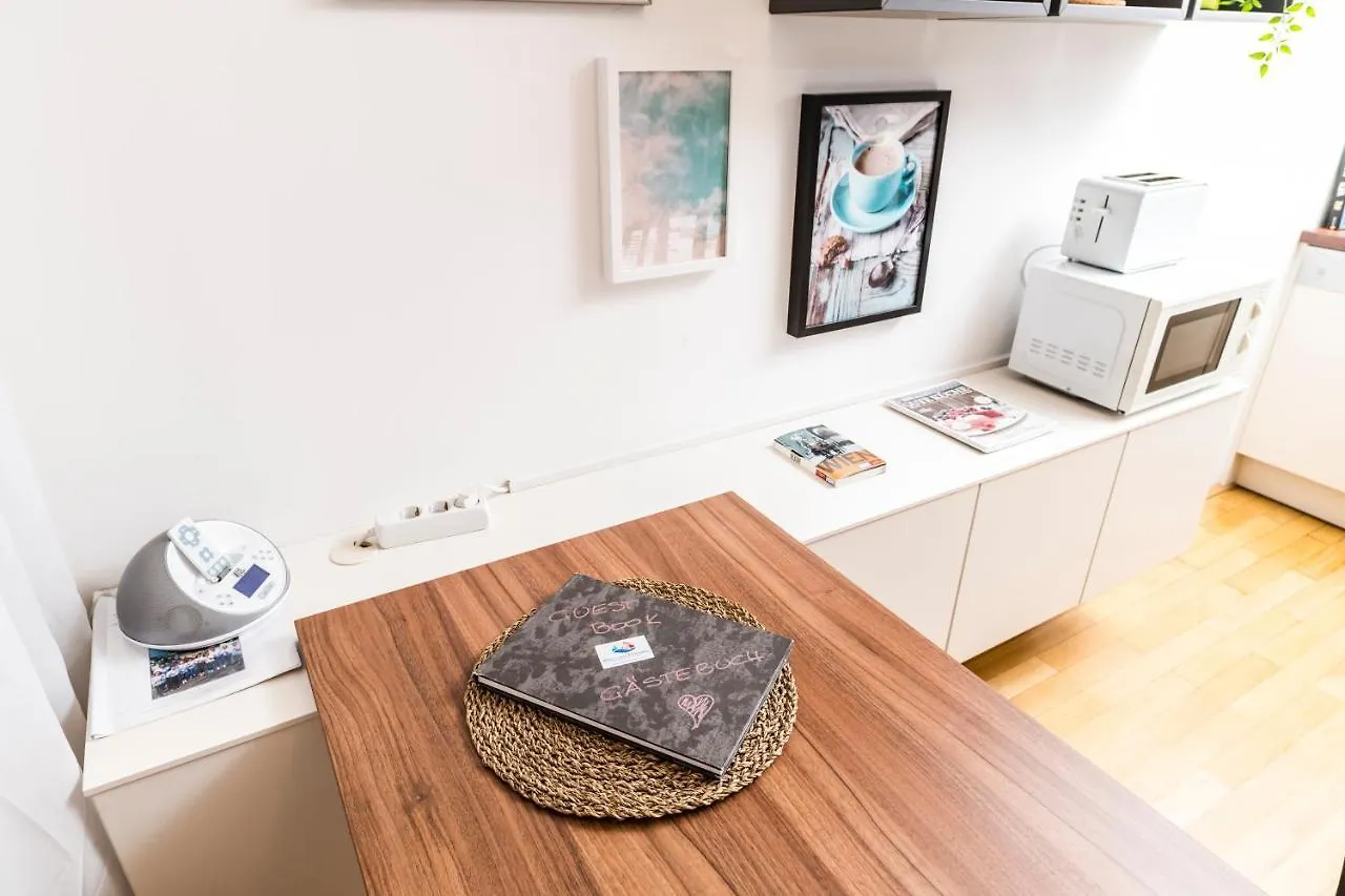Kaiser Loft by ichbucheAT Wien Apartment